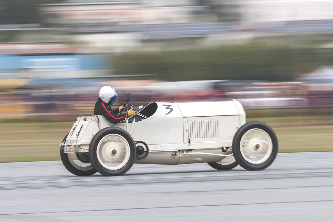 The "Blitzen-Benz" at Kilomètre Lancé 